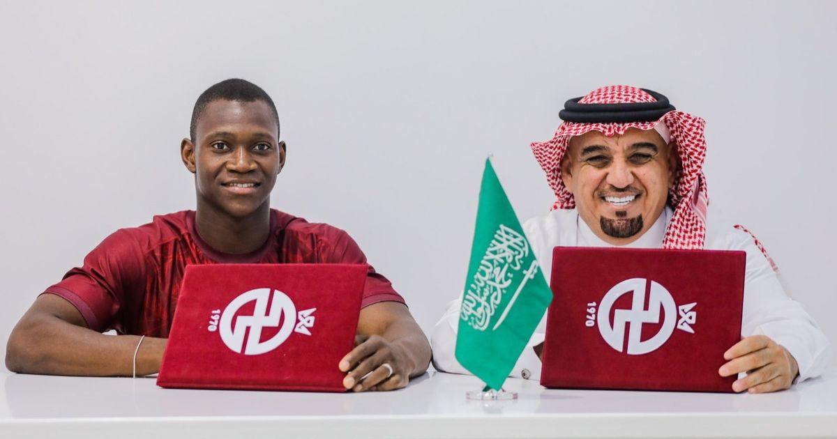 الخلود يتعاقد مع المالي أليو ديانغ من الأهلي على سبيل الإعارة