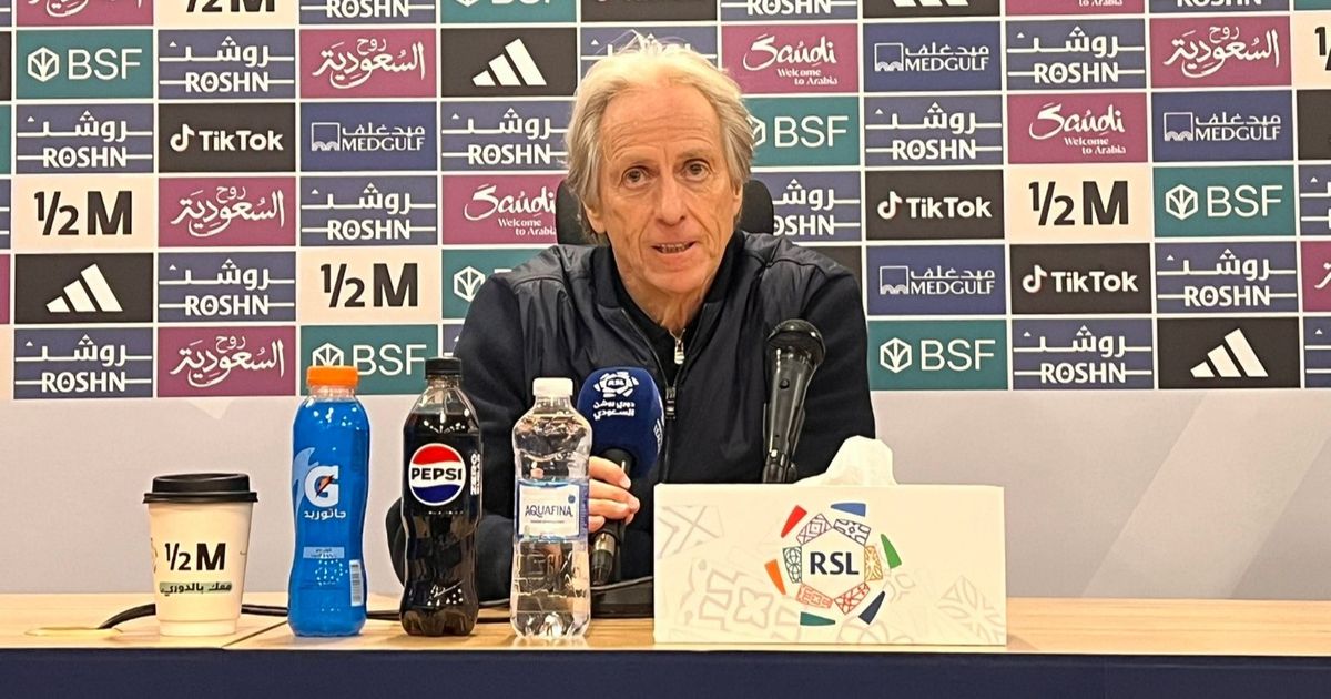 جيسوس يشيد بتبديلاته في التعادل "التاريخي" للهلال مع النصر