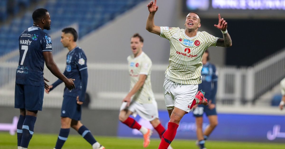 شاهد.. ضمك يهزم الأخدود وينعش آماله في البقاء بدوري روشن السعودي