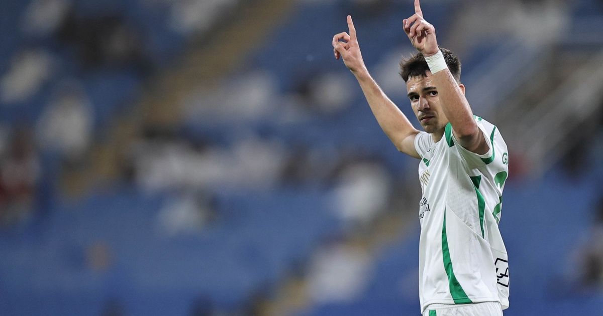 الدوري السعودي.. الأهلي يرتقي للمركز الرابع مؤقتاً بثنائية أمام الرائد