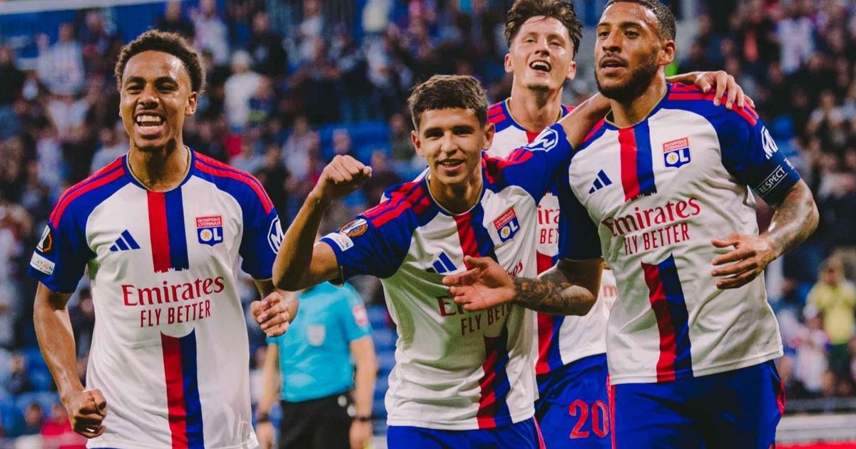 الصالح نيوز : ليون يهزم كريستال بالاس في لقاء مثير بالدوري الأوروبي