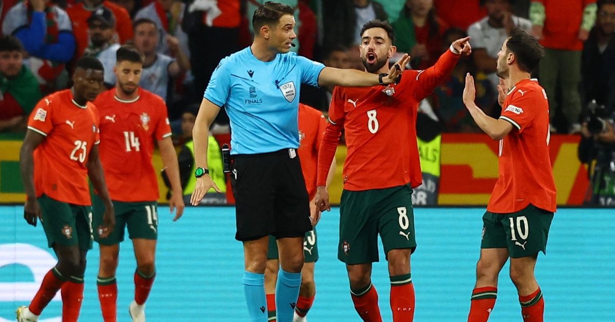 يُثير قلق فرنسا.. تعرّف على حكم مباراة باريس سان جيرمان وبايرن ميونيخ