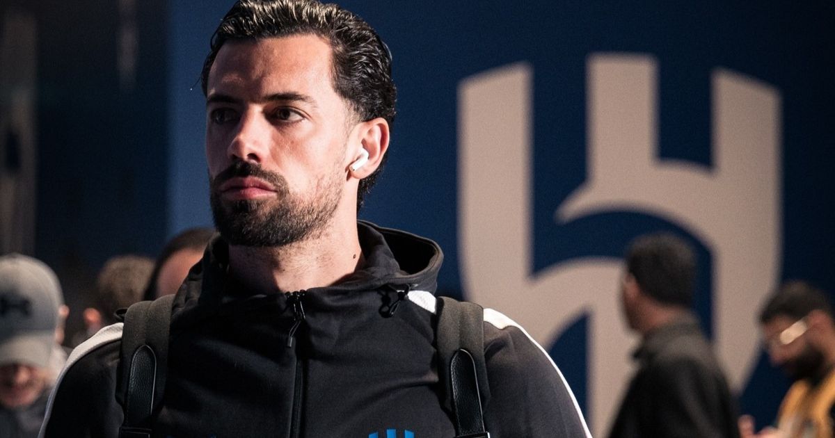 المدافع الإسباني أساسياً.. تشكيلة الهلال أمام الفيحاء