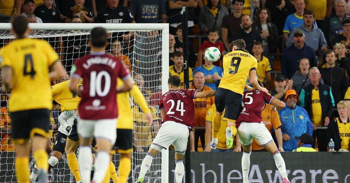 ولفرهامبتون يرفض عرضاً جديداً من نيوكاسل لضم بديل إيزاك