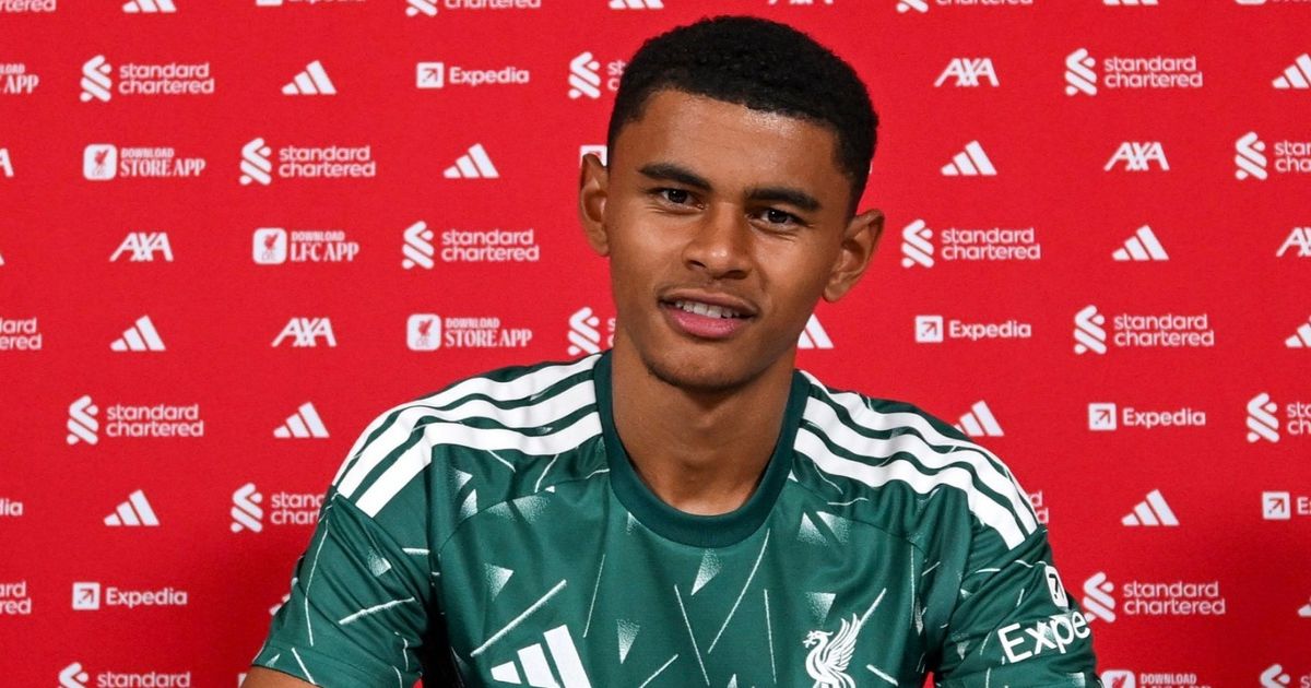 ليفربول ينفق 30 مليون جنيه إسترليني لضم حارس مرمى عمره 18 عاماً
