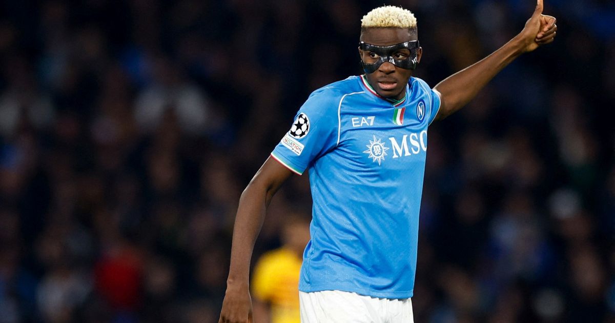 أوسيمين يصل إلى نيجيريا والهلال لا يزال ينتظر قرار اللاعب