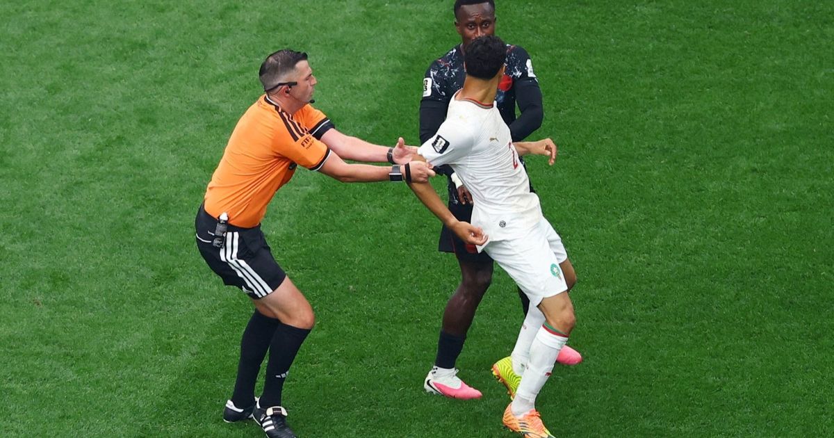 أشرف حكيمي يكتب تاريخاً للعرب وإفريقيا.. ويعادل رقم الطاهر الخلج