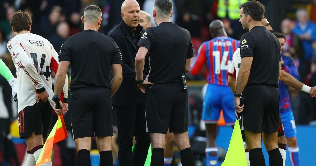 من هو اللاعب الذي قرر مدرب ليفربول سلوت انتقاده عقب الهزيمة أمام كريستال بالاس 
