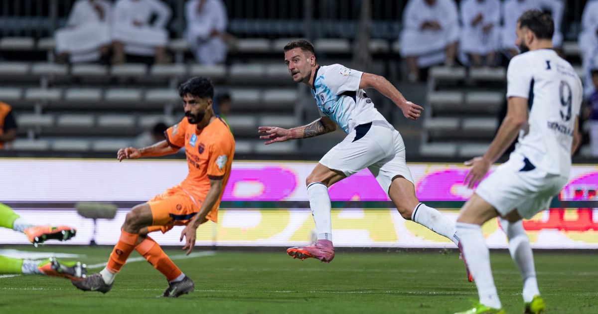 سافيتش الأفضل وتقييم متواضع لكريم بنزيما في مباراة الهلال والفيحاء