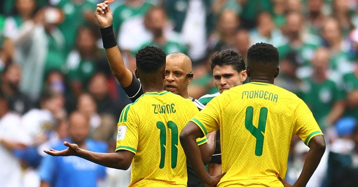 ما هي الخطوط الصغيرة التي أثارت حيرة مشاهدي كأس العالم؟