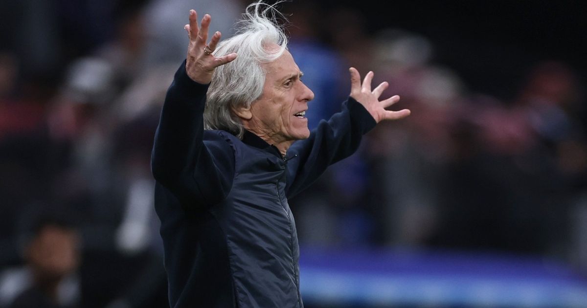 الهلال يستنكر "افتراءات" مدربه السابق جيسوس ويرفع شكوى ضده