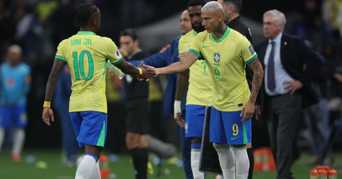 فينيسيوس يتعرض للإصابة مع البرازيل.. فهل يلعب ضد الهلال؟