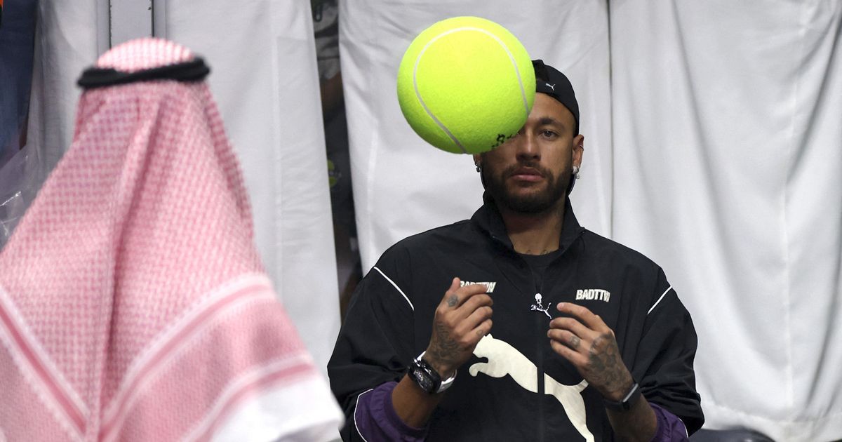 نيمار "المحارب" يستذكر مرور عام على "أسوأ إصابة تعرّض لها"