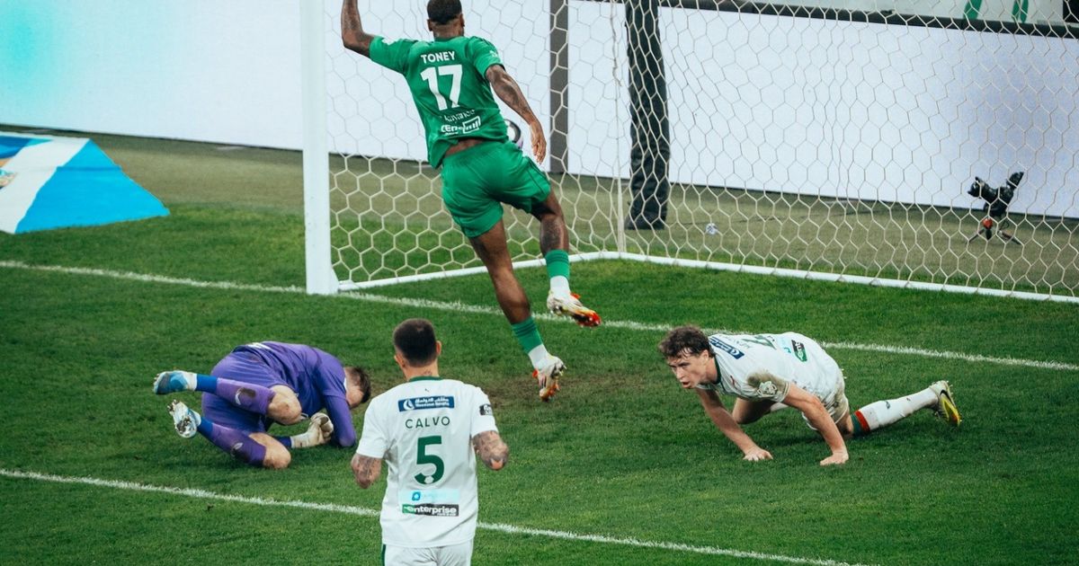 شاهد.. تمريرة ساحرة من محرز وثنائية حاسمة من توني في مرمى الاتفاق