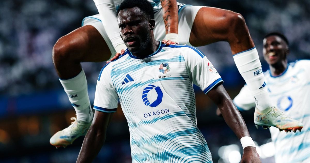 شاهد.. نيوم يلحق الهزيمة الأولى بالهلال في أكبر مفاجأة بالدوري السعودي