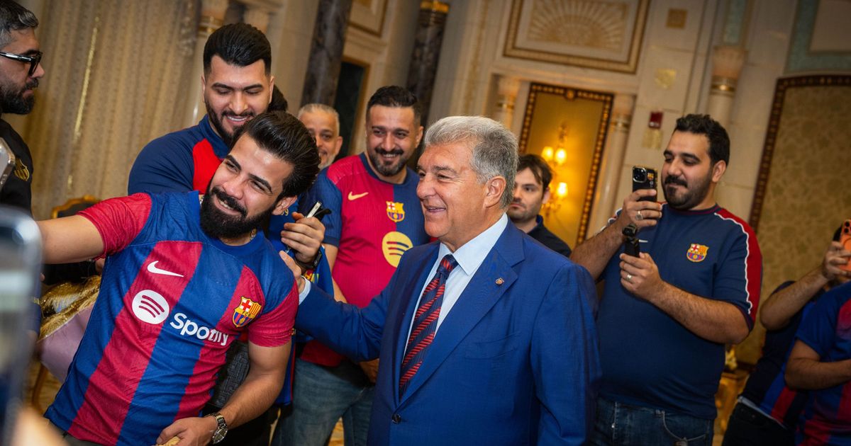 مشجّع لبرشلونة يتبرّع لجوان لابورتا بدولار واحد لتعزيز الفريق
