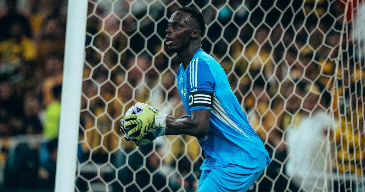 الأهلي السعودي يتخذ قراراً حاسماً لمستقبل الحارس إدوارد ميندي