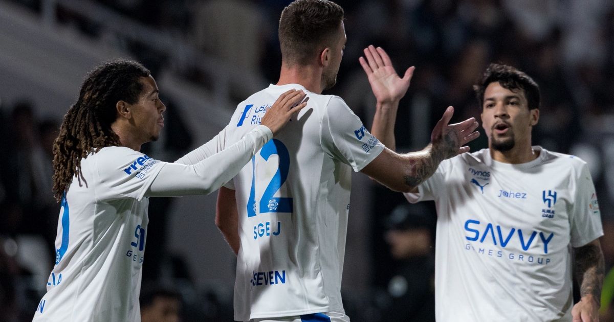 شاهد.. 5 أهداف في شوط أول مثير بديربي الرياض بين الشباب والهلال