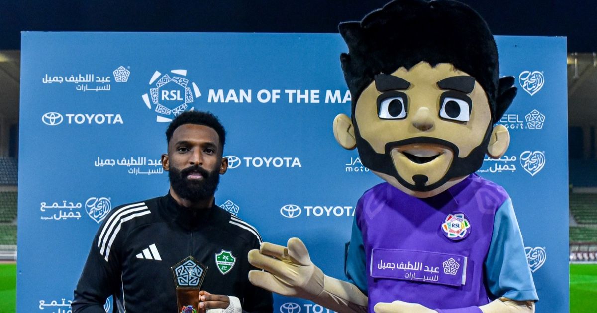 البريكان الأفضل ورياض محرز بين الأسوأ في مباراة الأهلي والنجمة