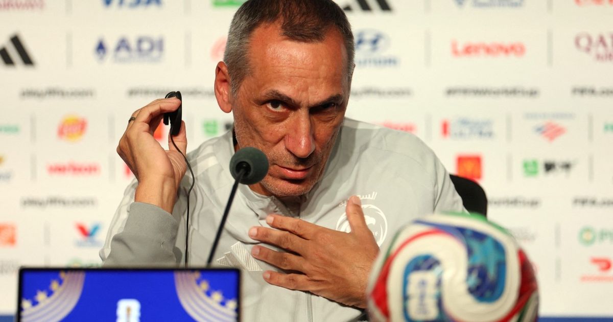 دونيس واثق في نجاحه مع المنتخب السعودي ويحذر وسائل الإعلام