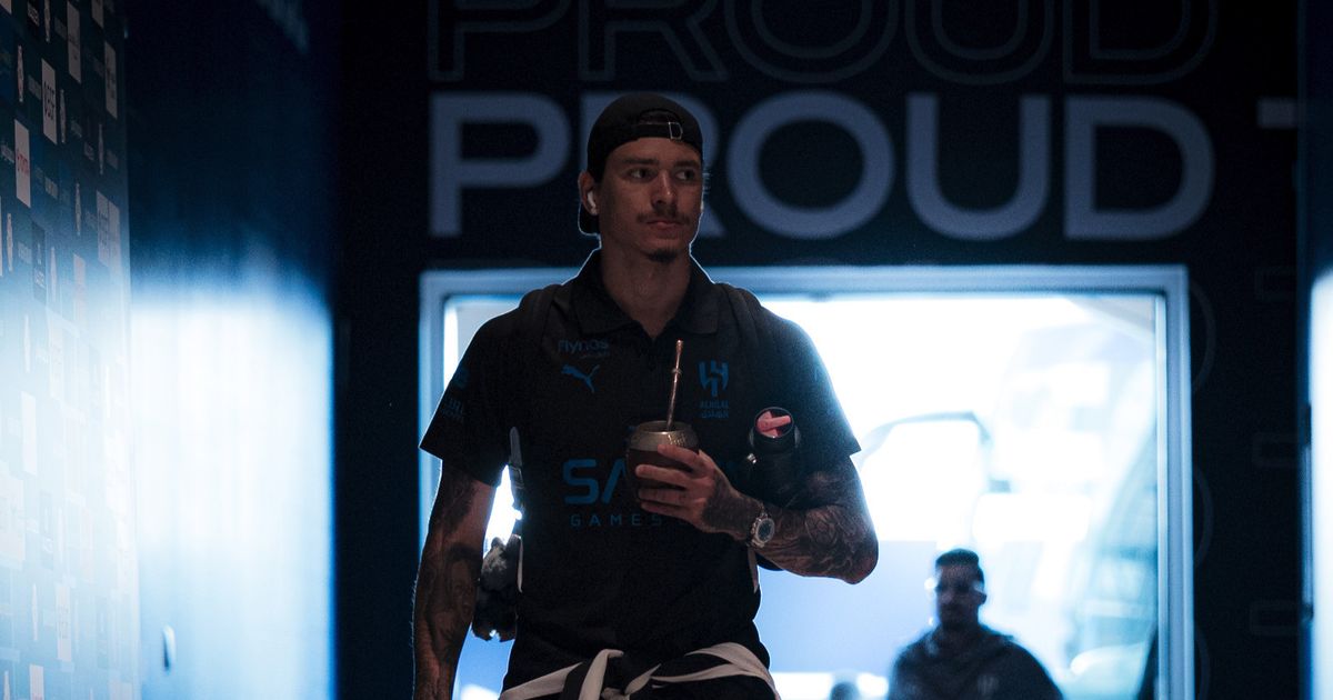 داروين نونيز يعود إلى التشكيلة الأساسية للهلال أمام الفتح