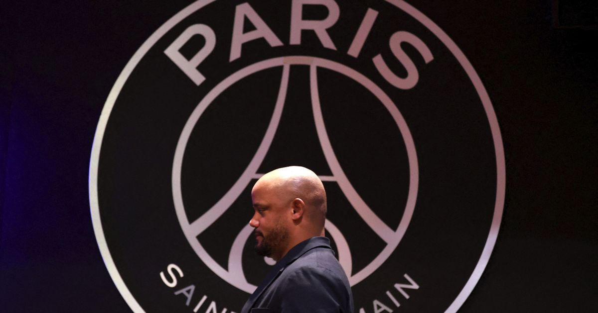 لويس إنريكي ممازحاً كومباني: هل أعجبتك المباراة من المدرجات؟