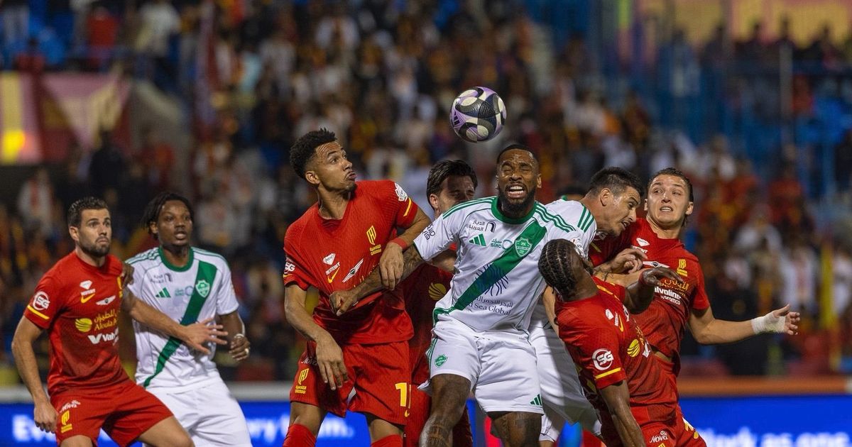 تركي العمار الأفضل وإداورد ميندي الأسوأ في قمة القادسية والأهلي