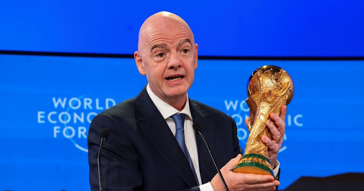 ضعف الإقبال الجماهيري يثير قلق "فيفا" قبل كأس العالم
