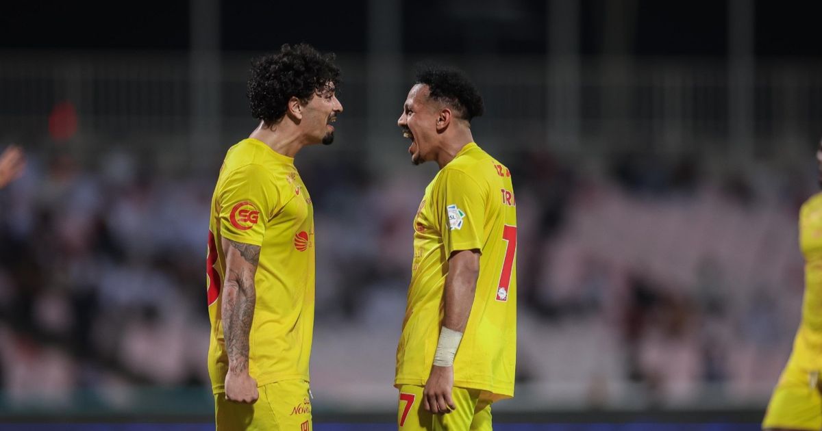 شاهد.. القادسية يهزم الوحدة بثلاثية سهلة