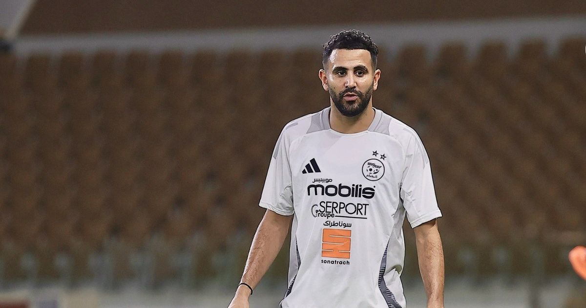 رياض محرز: السعودية فريق قوي والجزائر ستحاول تقديم مباراة جيدة