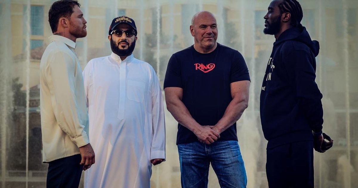 المستشار تركي آل الشيخ يحضر أول مواجهة "Face Off" بين كانيلو وكروفورد