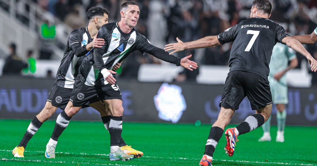 شاهد.. الشباب يقلب الطاولة على الرياض بهدف في الدقيقة 90+7