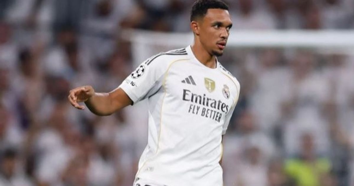 جيرارد يعاتب أرنولد على أسلوب رحيله عن ليفربول