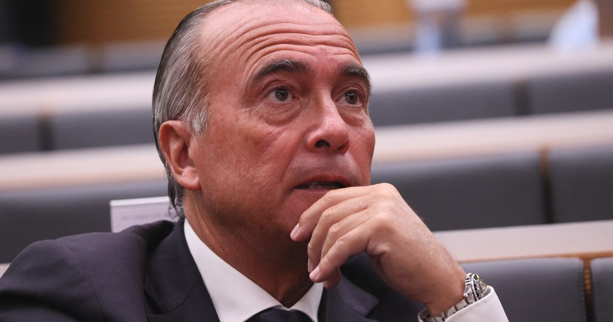 يوستي نائب لابورتا يقترب من النصر السعودي رغم تمسك برشلونة به