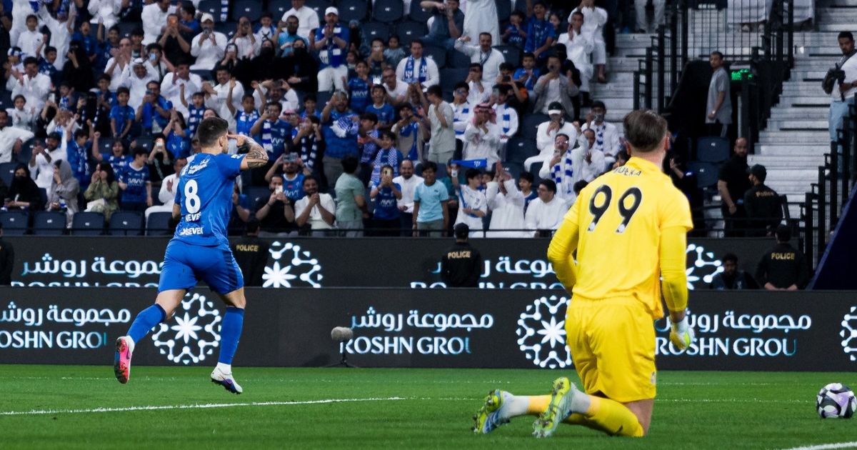 روبن نيفيز الأفضل في مباراة الهلال ونيوم.. فمن الأسوأ؟