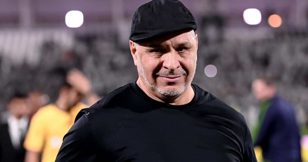 مدرب جزائري يسخر من منتخب الأردن.. وموسى التعمري يتوعّد