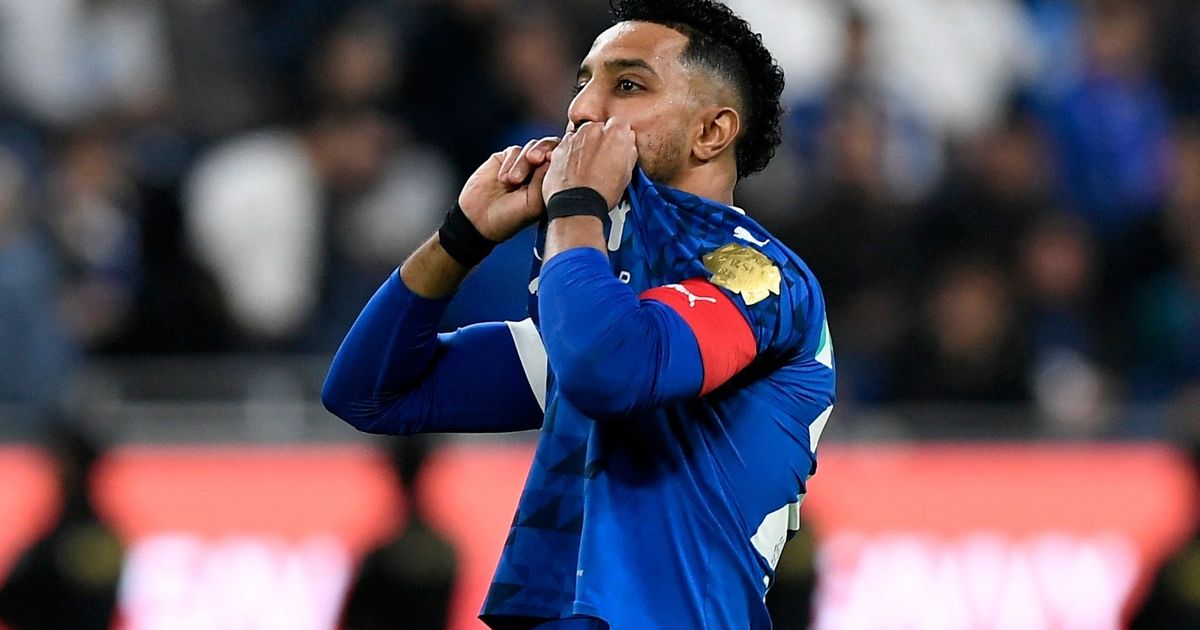 الدوسري لكتابة التاريخ مع الهلال ضد النصر