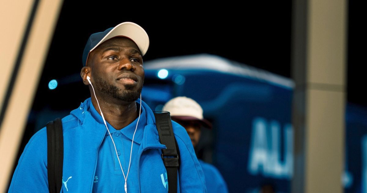 سلطان مندش أساسياً في تشكيلة الهلال أمام الفتح بالدوري السعودي