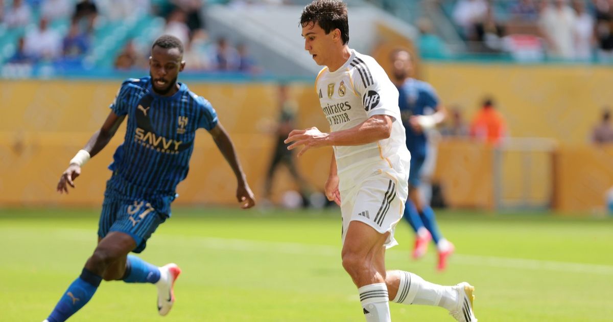 "فضيحة وكارثة".. غارسيا أفضل لاعب في لقاء الريال والهلال