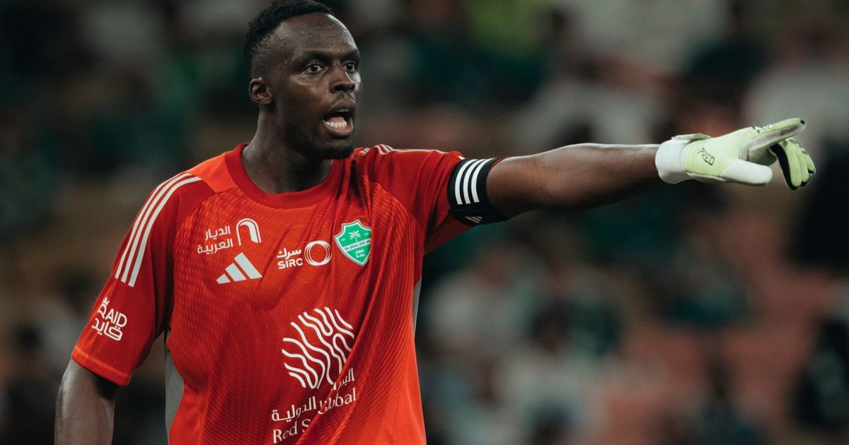 إدوارد ميندي الأفضل ورياض محرز بين الأسوأ في مباراة الأهلي وضمك