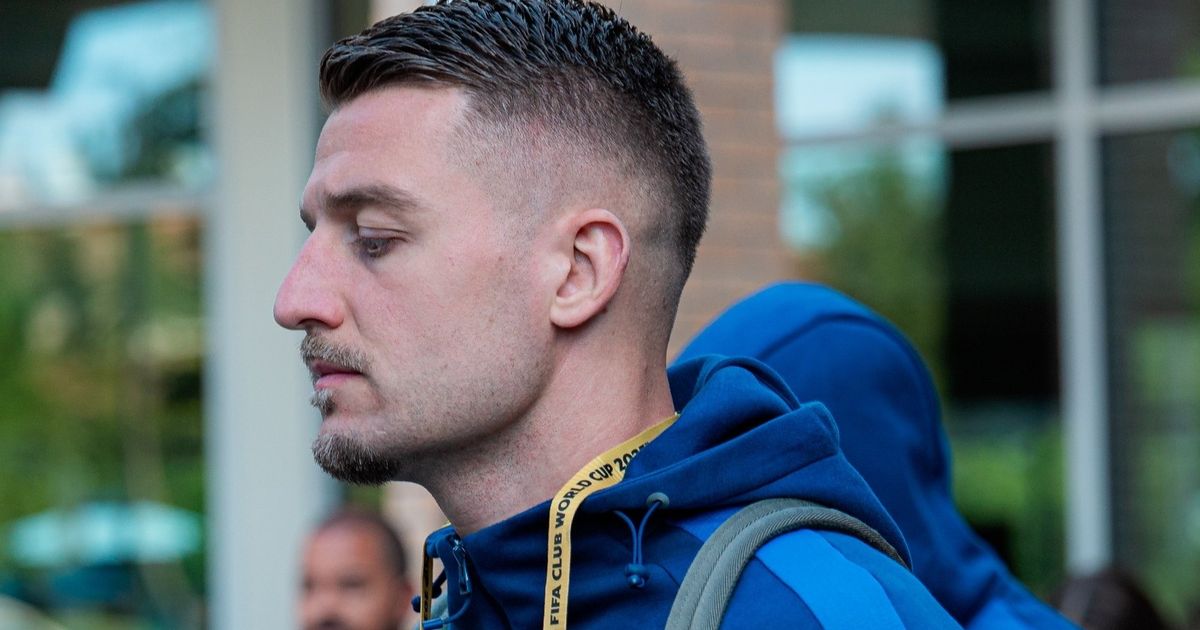 مدرب صربيا يُبرر غياب سافيتش ويشعر بالقلق بسبب ميتروفيتش