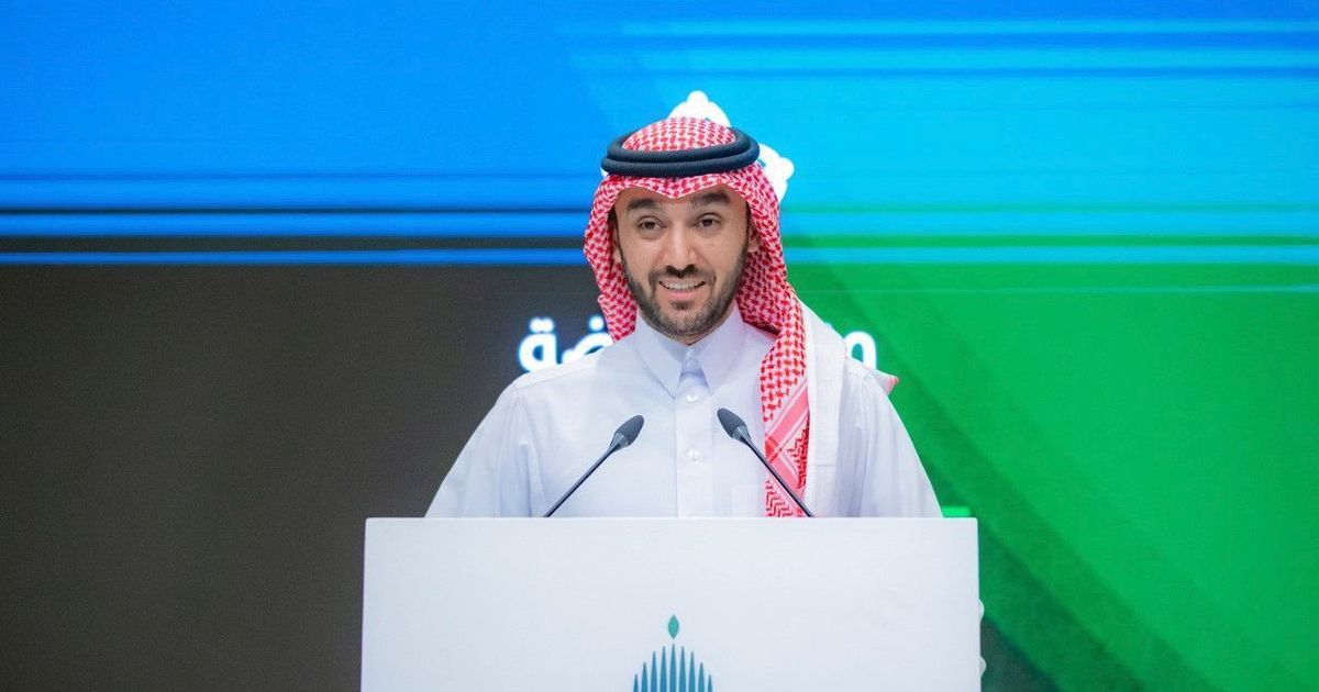 وزير الرياضة السعودي: تخصيص الأندية الثلاثة لحظة تاريخية