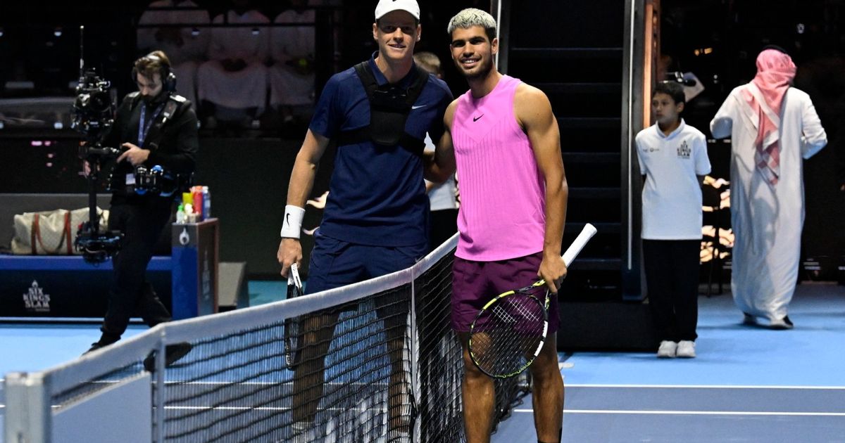 سينر يهزم ألكاراز مجدداً في السعودية بأغلى مباراة تنس