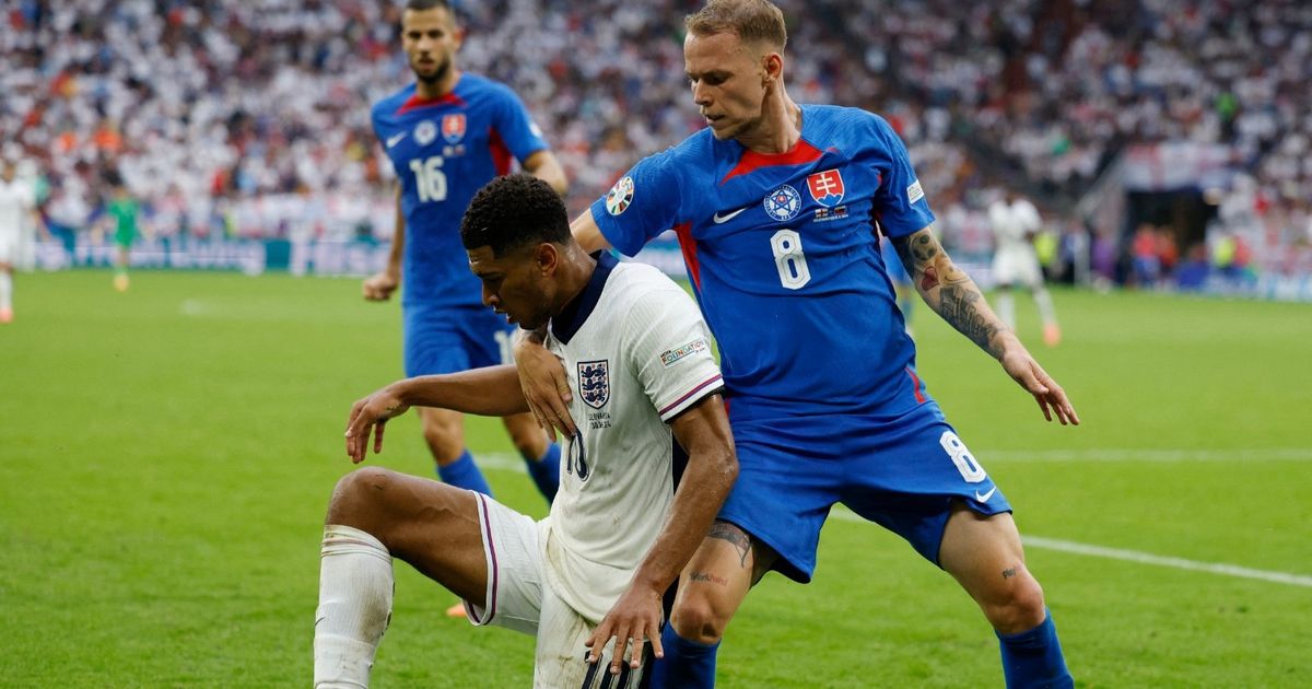 متفوقاً على إشبيلية.. الاتفاق السعودي يضم السلوفاكي دودا