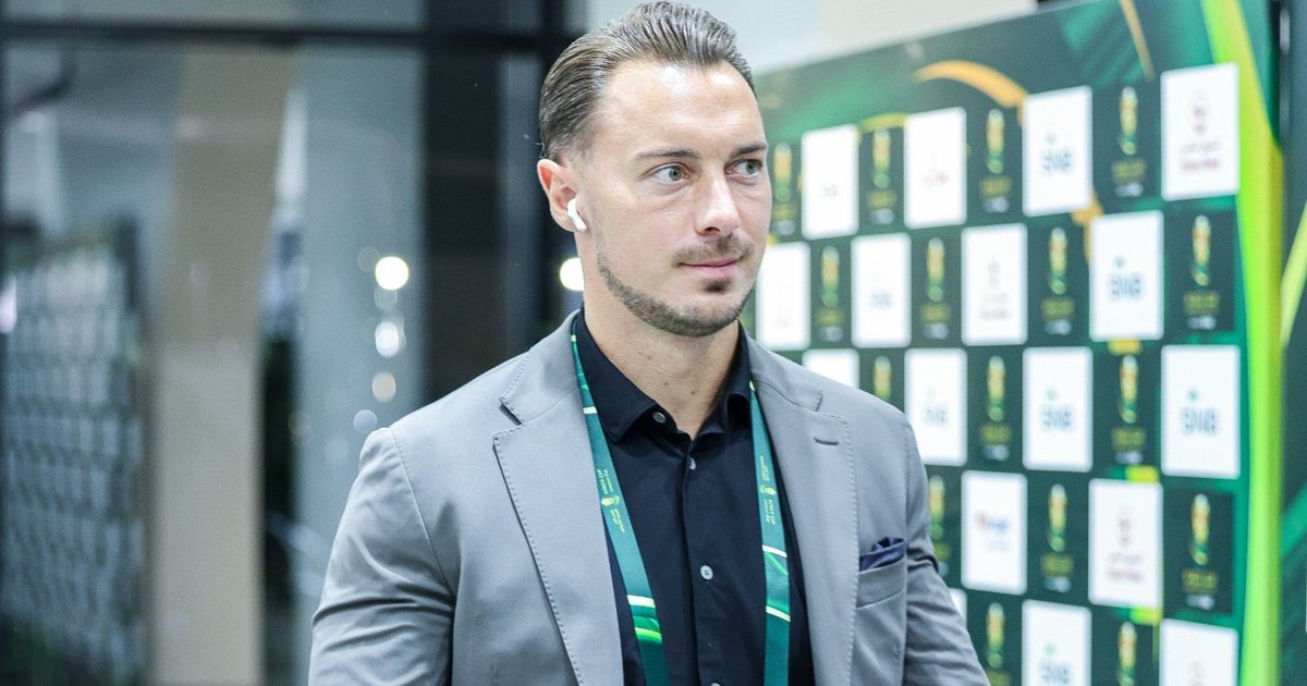 ّلا يطبقون التكتيك.. يايسله ينتقد لاعبي الأهلي رغم التأهل لنصف نهائي كأس الملك