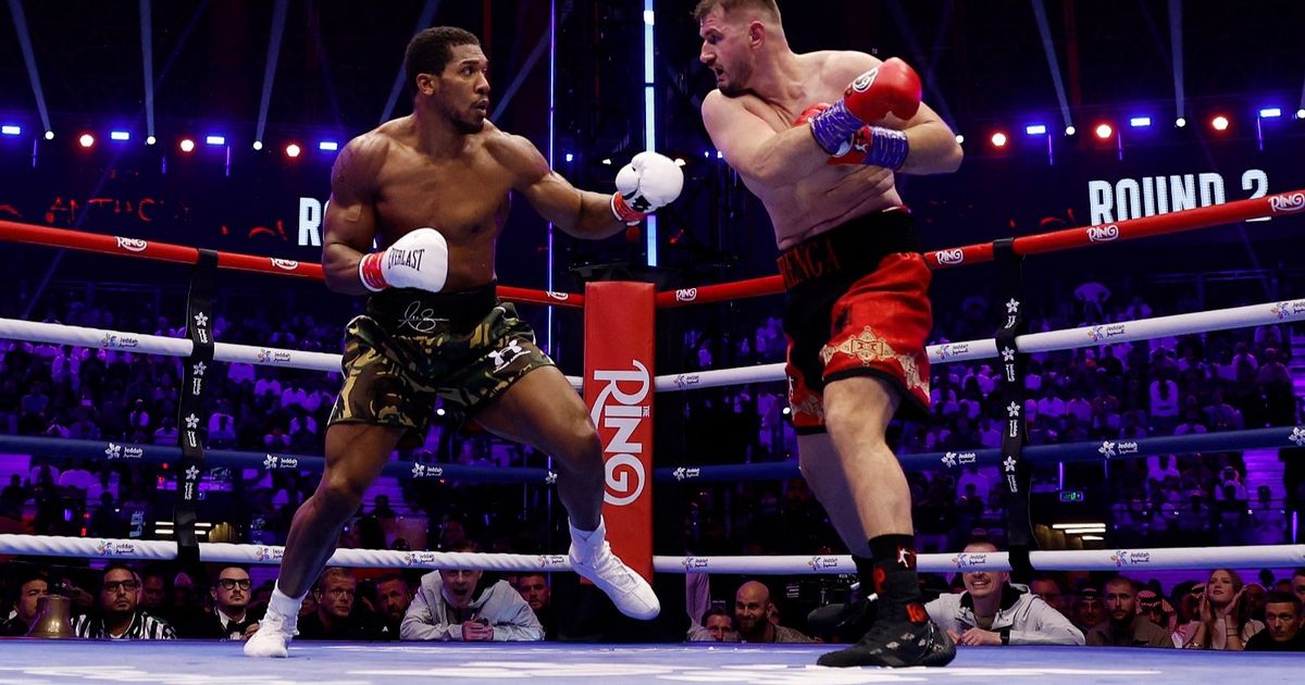 "The Comeback".. جوشوا يُسقط برينغا بالضربة القاضية في جدة