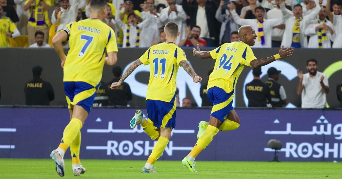 شاهد.. النصر يتقدم على الهلال في الشوط الأول بهدف تاليسكا