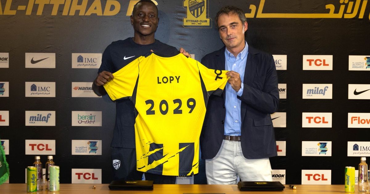 الاتحاد يضم السنغالي ديون لوبي من ألميريا رسمياً