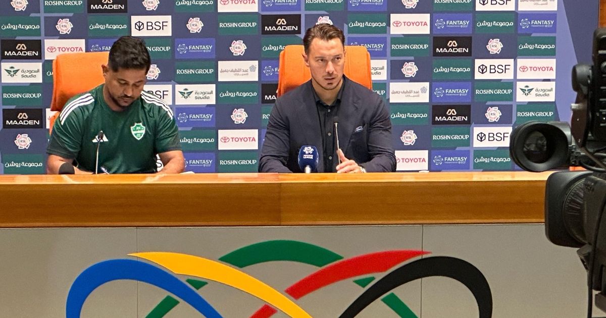 بعد تعادل الأهلي والشباب.. يايسله غير راض وألغواسيل يهاجم الحكم