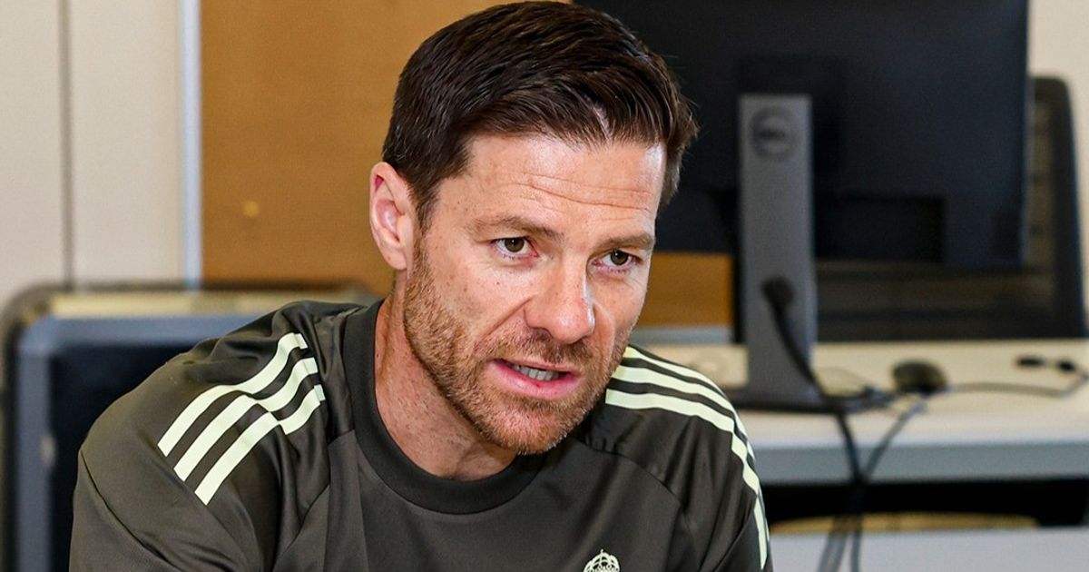 ألونسو يحسم مشاركة مبابي أمام الهلال ويؤكد أنه سعيد بهذه المشاكل